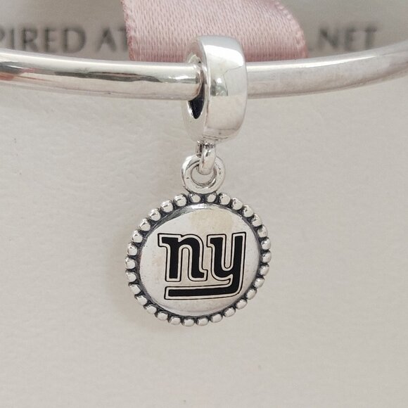 Pandora New York Giants Football Team Exclusive Dangle Charm with box - Picture 1 of 6